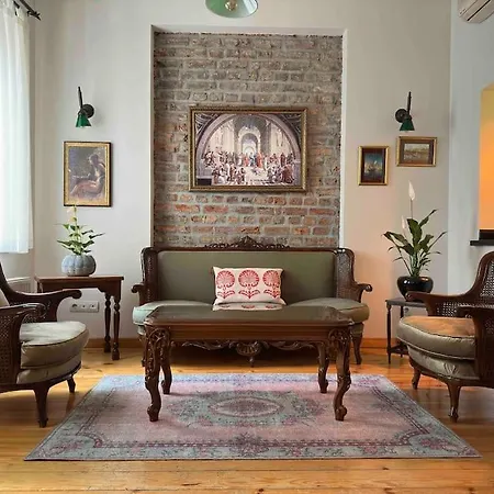 2br, 2ba, 1st Floor Of Historical Building ,galata Istanbul