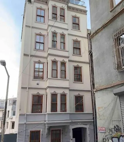 2br, 2ba, 1st Floor Of Historical Building ,galata