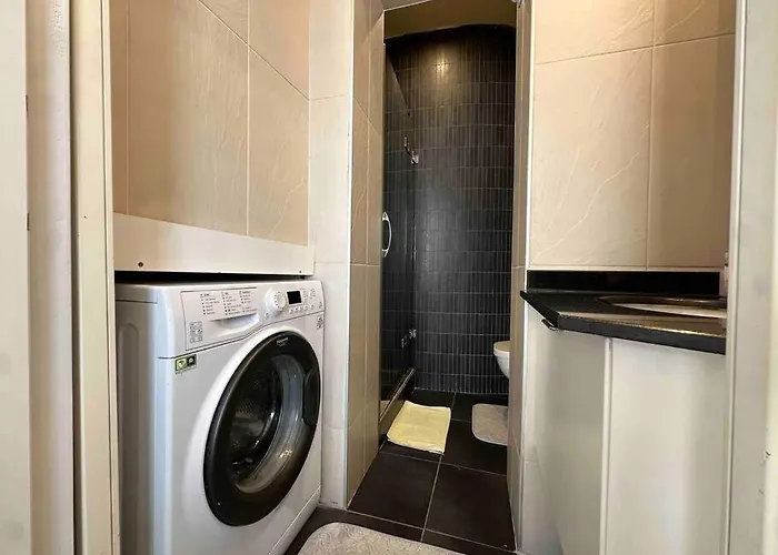 2br, 2ba, 1st Floor Of Historical Building ,galata *