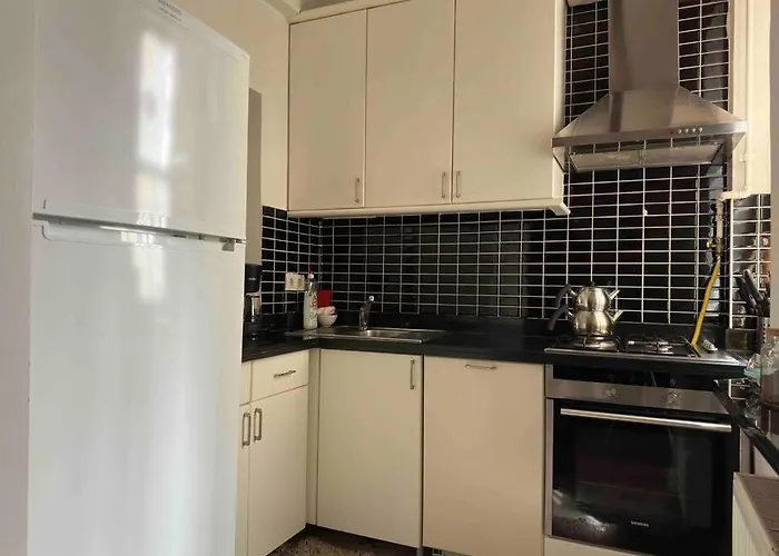 2br, 2ba, 1st Floor Of Historical Building ,galata Istambul