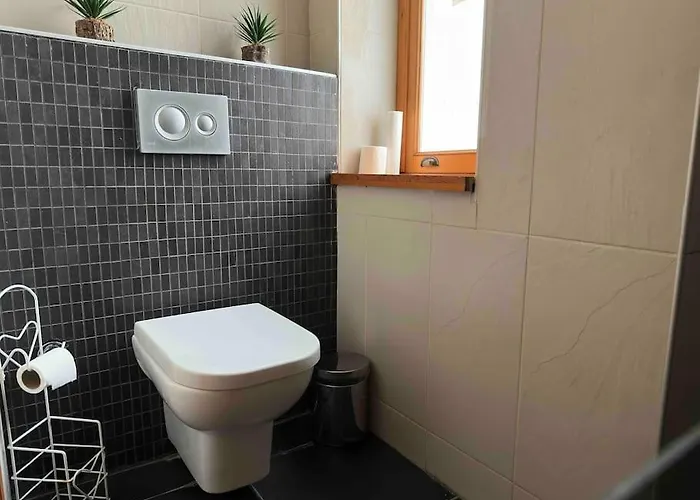 2br, 2ba, 1st Floor Of Historical Building ,galata Appartement