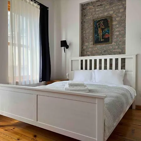2br, 2ba, 1st Floor Of Historical Building ,galata