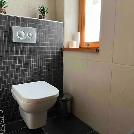2br, 2ba, 1st Floor Of Historical Building ,galata Apartamento